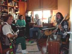 An ordinary music group ��V� MYSPACE Pages